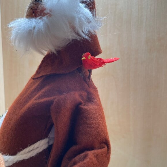 Large Vintage AnnaLee Folk Art Monk or Frier Doll with Jug & Cardinal - Picture 5 of 13